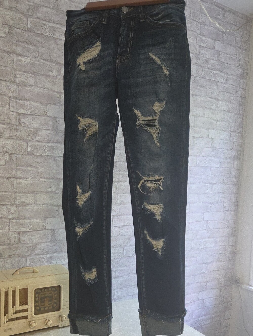 Distressed KanCan Women's Skinny Jeans